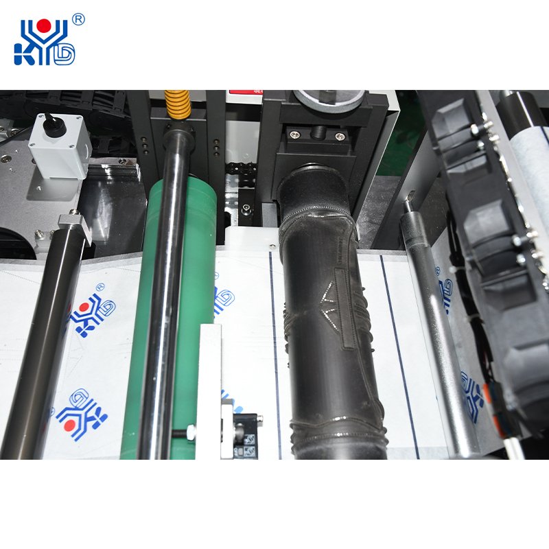 Automatic  Color Tracking Folding Mask Machine